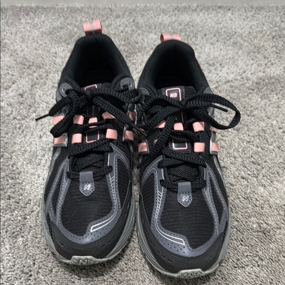 New Balance - Picture 3 of 3